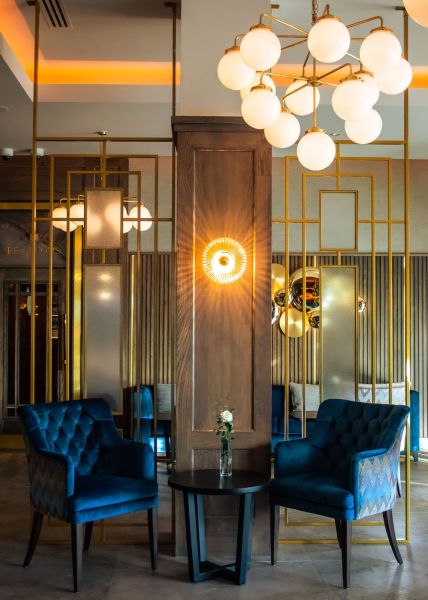 recption pillar chairs